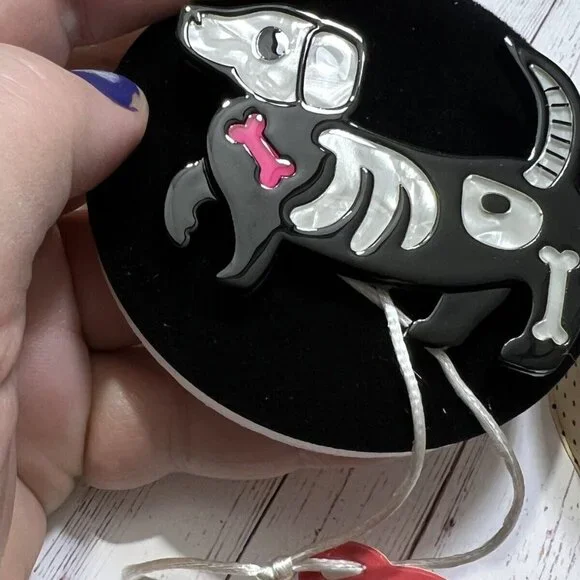 Erstwilder Doggo Darkness Brooch (2018), Halloween Skeleton Brooch, NWT - Picture 5 of 6